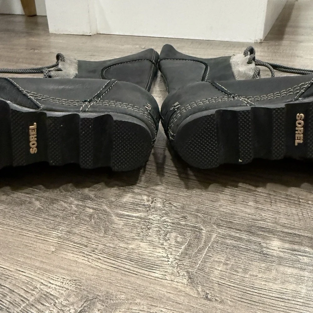 Sorel boots designed for women in a size 9